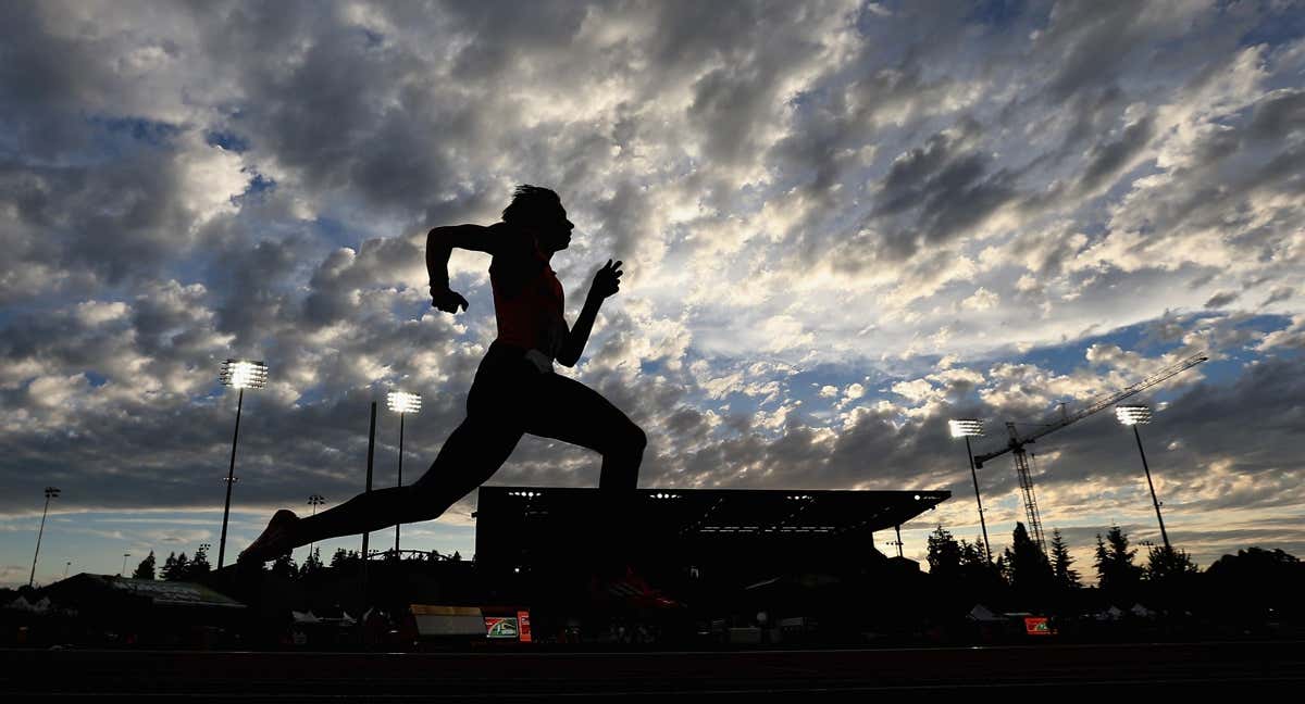 Una atleta corre los 800 m durante el Mundial junior de Atletismo de 2014, en Oregon