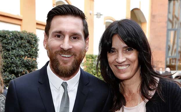 Pilar Calvo al lado de Leo Messi. AGENCIAS