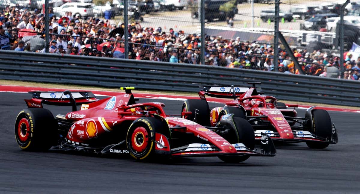 Leclerc y Sainz, liderando en Austin./REUTERS