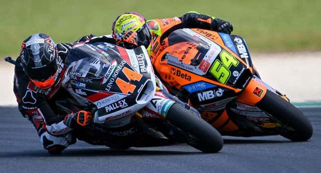 «Esto es motociclismo»: Canet y Aldeguer, dos rivales y el disfrute de una espectacular batalla