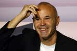 El aprendizaje de Iniesta toda una vida después: «Yo me lo tendría que pensar y analizar si ahora vinieran a fichar a uno de mis hijos»