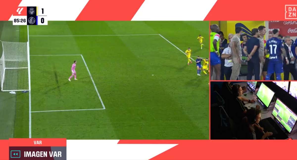 El penalti de Albiol sobre Bertug.