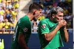 El Racing continúa firme en el liderato y sigue imparable ante un Cádiz incapaz de responder