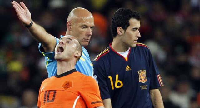 Sneijder no se muerde la lengua con Busquets y recuerda sus peleas: «Se levantó y estaba bien, el llorón»