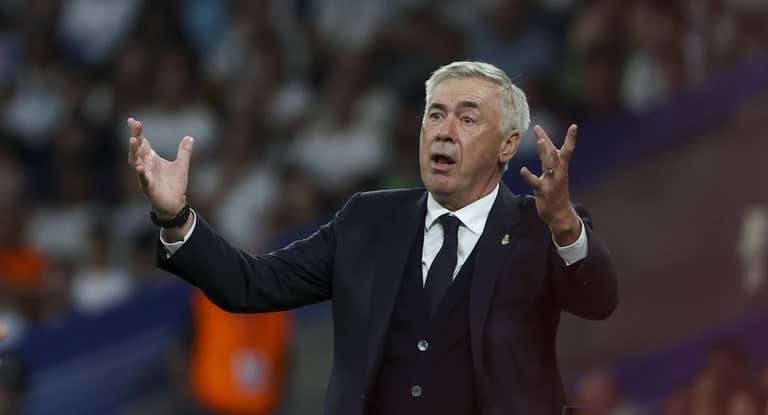 Ancelotti, en un partido con el Real Madrid.