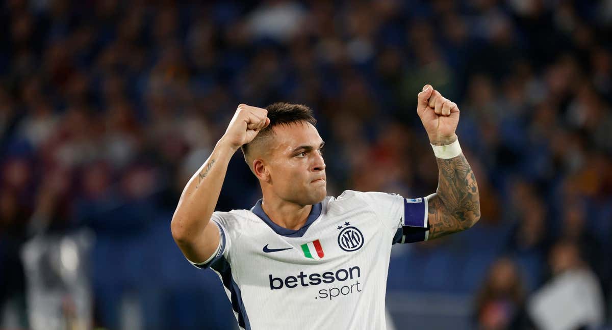 Lautaro Martínez celebra us tanto frente a la Roma.