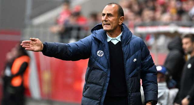 La deriva del Montpellier, un campeón que se carga a su entrenador por televisión tras ser goleado «gracias al brillante trabajo de los jugadores»