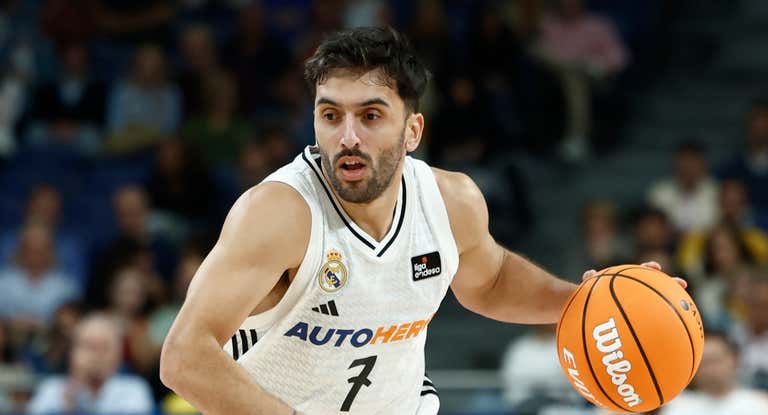 Facu Campazzo durante un partido con el Real Madrid de baloncesto.