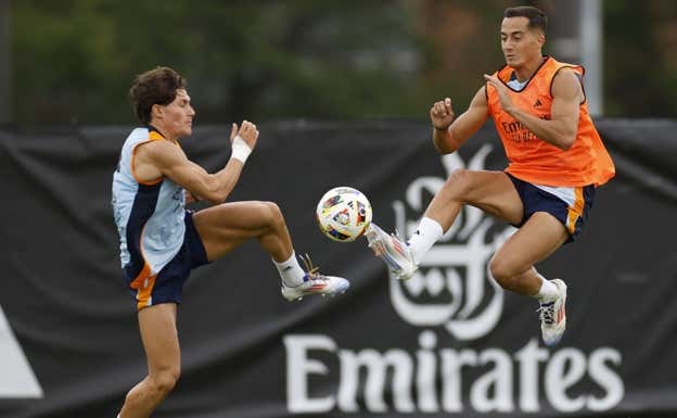 Fran García y Lucas Vázquez, en un entrenamiento del Real Madrid.  GETTY