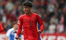 La locura de Aznou en Barcelona: juega con el juvenil del Bayern en la Johan Cruyff y tres horas más tarde puede repetir en Champions