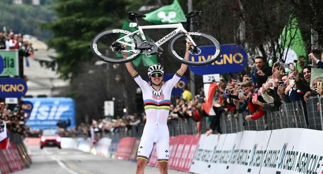 El último dato del extraterrestre Tadej Pogacar confirma la mejor temporada en la historia del ciclismo