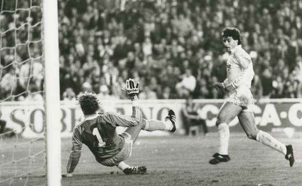 Gol de Míchel al Bayern en aquella eliminatoria de 1988.