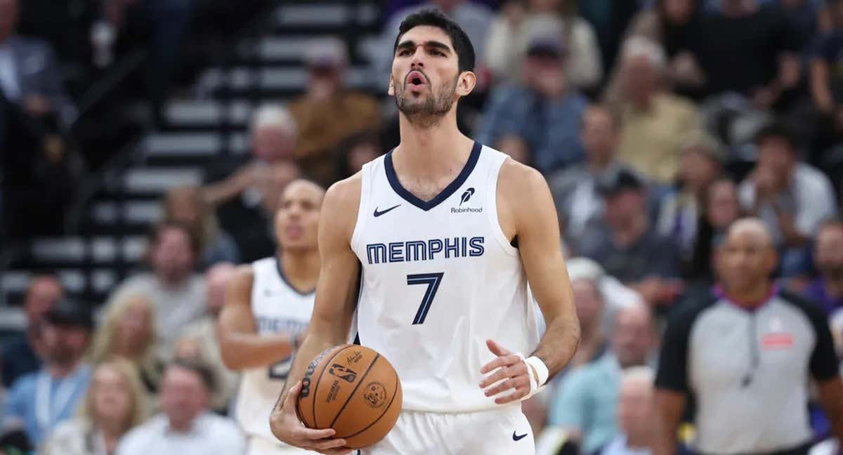 Santi Aldama durante el debut en la temporada frente a los Utah Jazz/ AP PHOTO