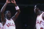 Un mate frustrado, un susto ante un ex del Barça y 16 puntos: así fue el debut de Michael Jordan en unos Bulls que eran «un circo de cocaína y marihuana»