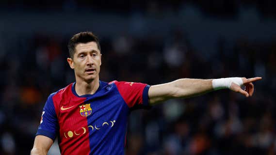 Robert Lewandowski, durante el Clásico del Bernabéu/Reuters