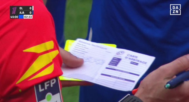 Una ‘hoja de reclamaciones’ desata la polémica en un partido de liga francesa