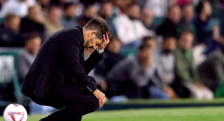 Simeone se lamenta tras una ocasión perdida.