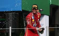 La pena de Carlos Sainz en plena fiesta con Ferrari recuerda que su sueño tiene fecha de caducidad