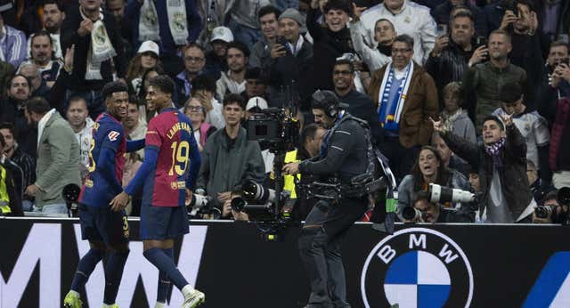 LaLiga amplía su denuncia a la Policía con nuevas imágenes de incidentes del Clásico