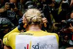 Demi Vollering ficha por el FDJ-Suez y consuma un cambio de piel sin precedentes en el pelotón femenino