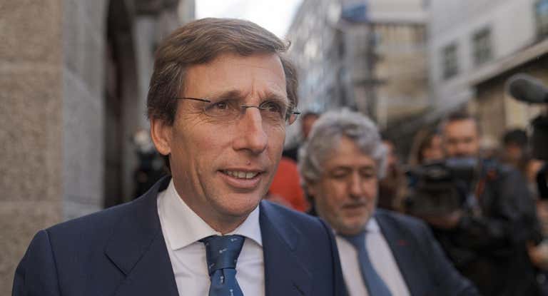 Almeida durante un acto.