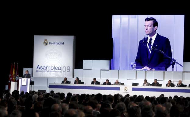 Martínez Bravo, como compromisario en 2009.  Archivo