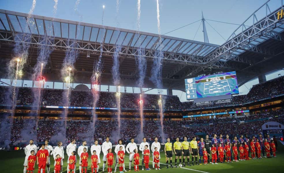 El Barça-Atlético de Miami sigue tomando forma pero se enfrenta a una reunión sindical de capitanes de Primera y a las dudas de la RFEF