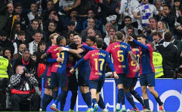 El Barça celebra uno de sus goles en el último Clásico.  GETTY