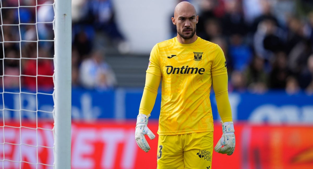 Marko Dmitrovic, durante un partido con el CD Leganés.