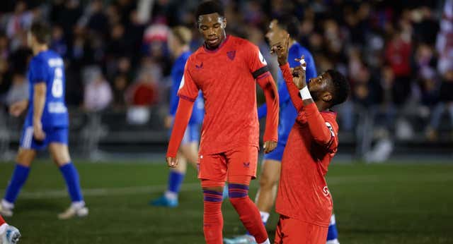 La ilusión de Iheanacho contagia a la afición y contenta a García Pimienta: “Al final ha hecho cositas contra Las Rozas”