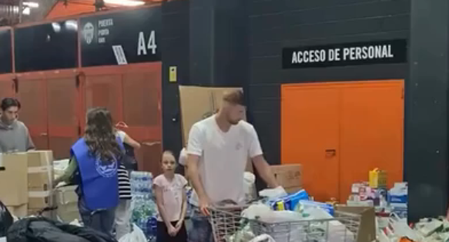 Valencia y Levante echan una mano para ayudar a los afectados por la DANA