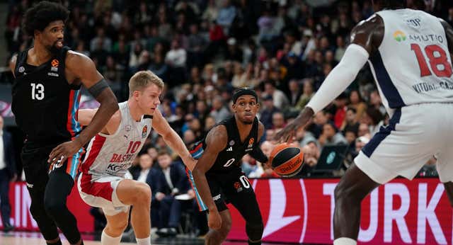 El apagón de Baskonia en el triple le cuesta el partido en París