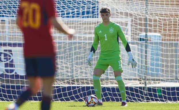Dani Martín, con la Selección Sub-19.  INSTAGRAM