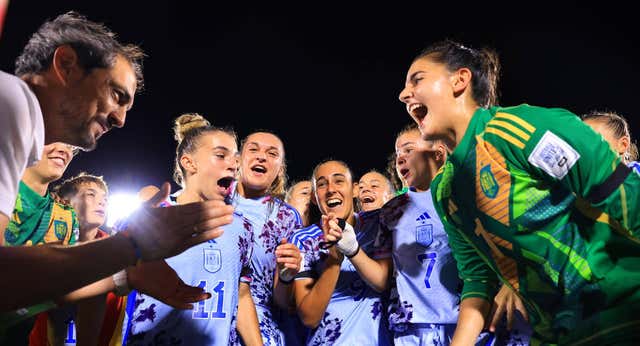 Kenio Gonzalo y el «bailemos» con el que España quiere lograr lo imposible en el Mundial Sub-17: «Solo lo pueden lograr deportistas extraordinarias como ellas»
