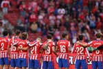 El Metropolitano se vuelca con las víctimas y sustituye el minuto de silencio por el himno de la Comunidad Valenciana