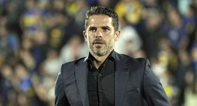 Apenas lleva 15 días en el cargo y Fernando Gago ya tiene su primera crisis en Boca: derrotas y Cavani, los focos