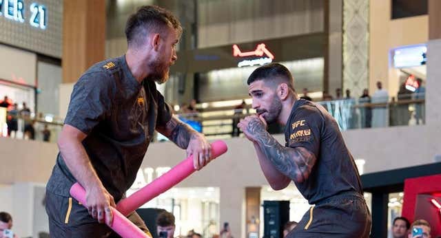 El boxeo español, rendido al boom Topuria: del «nos hacía falta», al «estaría deseando que dejase las MMA»