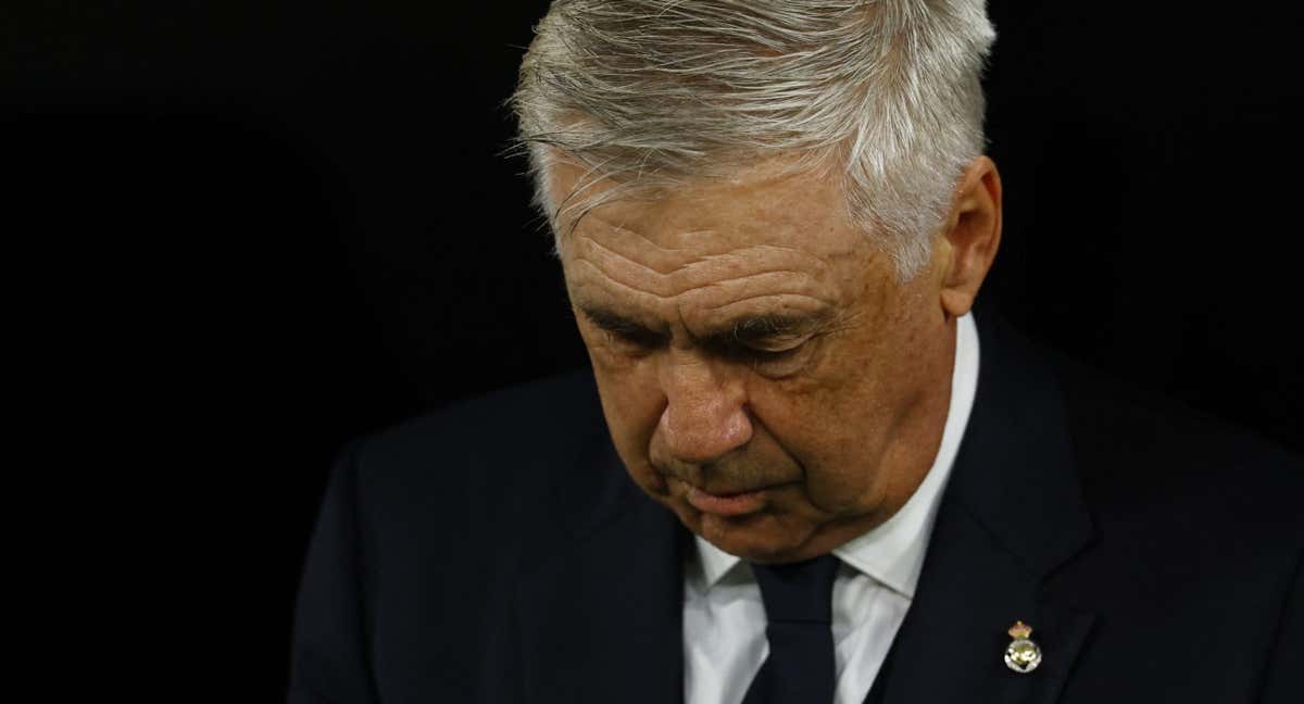 Ancelotti, en un momento del partido ante el Milan.