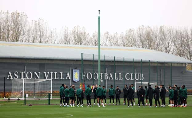 Entrenamiento del Aston Villa en la ciudad deportiva. AFP