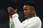 El Bernabéu defiende a Vinicius tras el Balón de Oro y se acuerda de la UEFA con una pitada histórica al himno