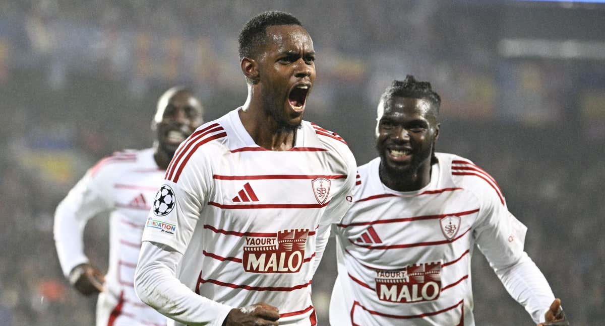 El Brest celebra un gol.