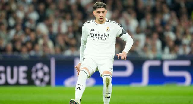 La semana más tensa de Fede Valverde: el lío por unas molestias en la espalda acaba con el uruguayo “listo” para el partido contra Osasuna