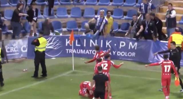 Detenido en Alicante un menor acusado de hacer gestos racistas a un jugador del Atlético de Madrid B