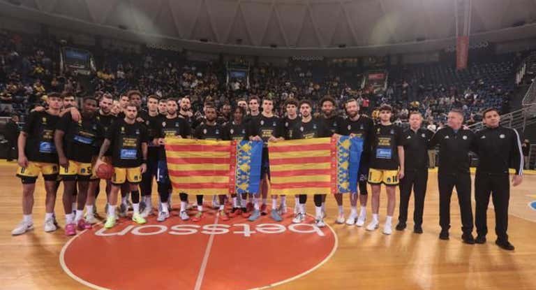El Valencia Basket en su primer partido tras la tragedia.