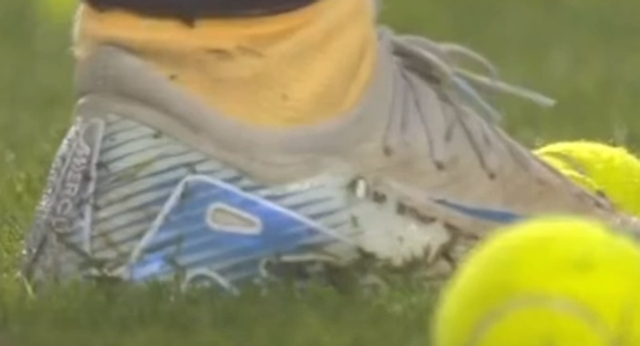 El Angers-PSG y Lens-Nantes ha sido interrumpido por un lanzamiento masivo de pelotas de tenis.