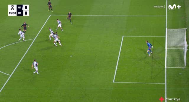 La reacción del Barça al fuera de juego que no se vio de Lewandowski: «Pero qué tiene, ¿un 70 de pie?»