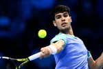 Carlos Alcaraz se la pega ante Casper Ruud y se complica la vida en las ATP Finals