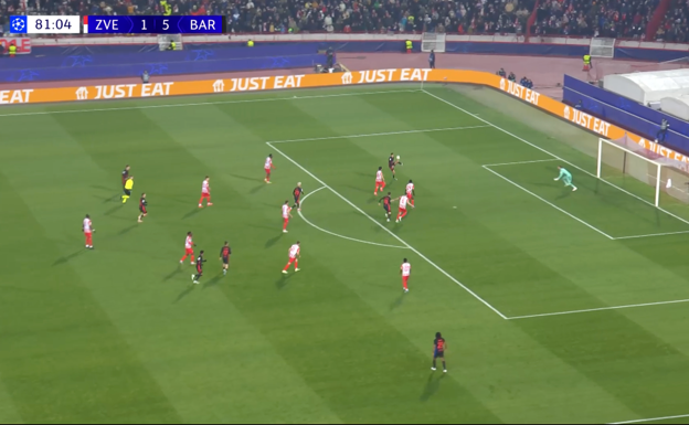 El lateral recibe en área rival.  WYSCOUT