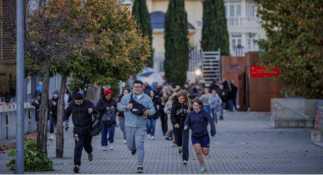 La fiebre por la Selección se extiende hasta Samu Omorodion: ¡nueve horas de cola para ver un entrenamiento!