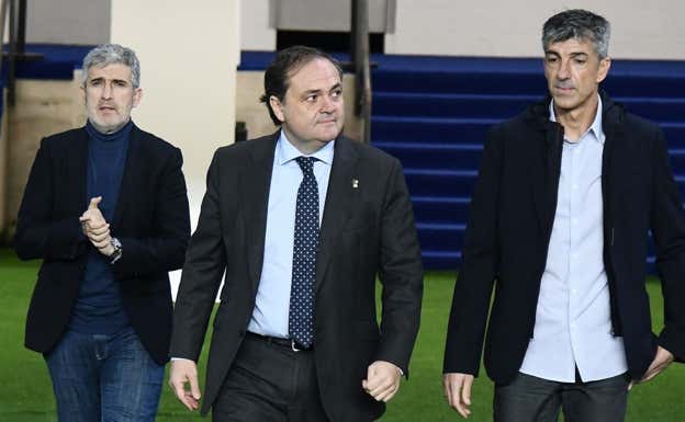 Olabe, Aperribay e Imanol en la última renovación del técnico. EFE